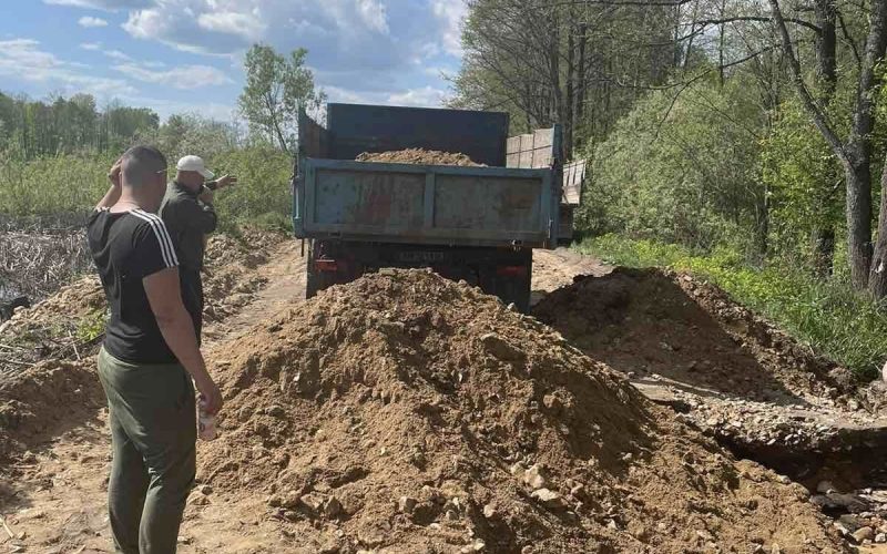 На Лугинщині відновили дорогу Теснівка-Красностав, яку було розмито водою