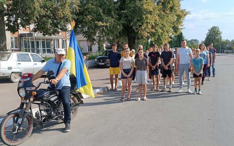 У Чоповичах селищний голова долучився до забігу “Шаную воїнів, біжу за Героїв України” (ФОТО)