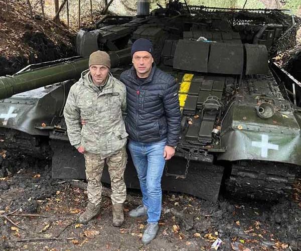 Генератори та зарядні станції передала Коростенська громада 143-му батальйону на Харківщину