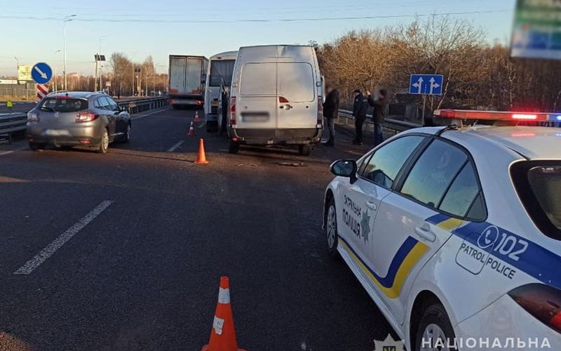 Під час ДТП за участі трьох автобусів на Житомирщині травмувалося п’ятеро осіб – подробиці події