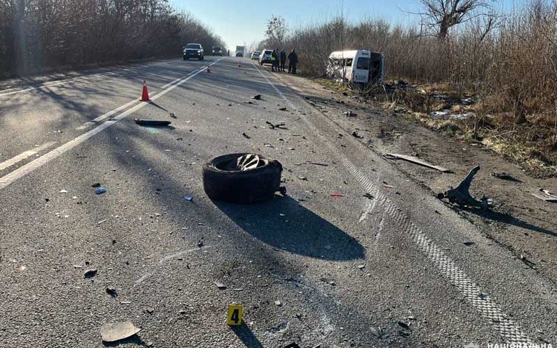 Аварія на Рівненщині: дев’ять травмованих, серед них семеро пасажирів з Житомирщини