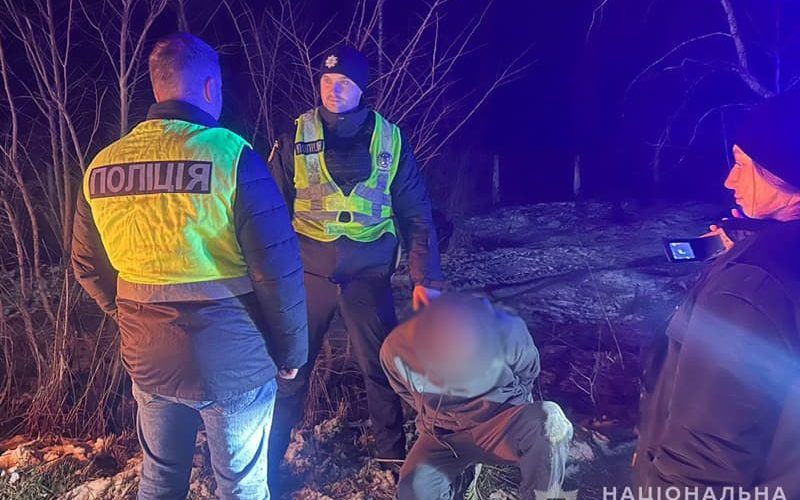 На Житомирщині затримали чоловіка, який займався сутенерством та продавав наркотики