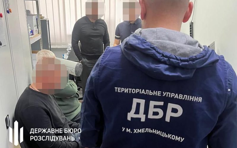 В одній з колоній Житомирщини посадовець незаконно виплачував зарплатню робітникам, яких не було на роботі