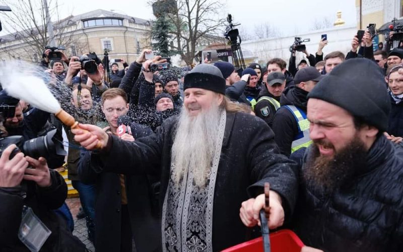 Кабмін “взявся” за релігійні організації: затвердив перелік ознак пропаганди ідеології “русского міра”