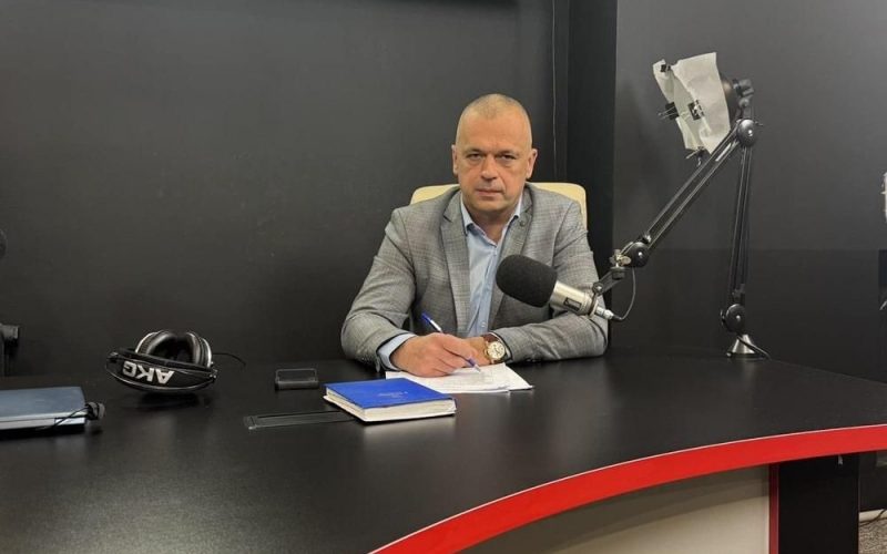 Зарплата, пенсія та близько 40 тис. доларів готівкою – декларація секретаря Коростенської міськради Олександра Олексійчука