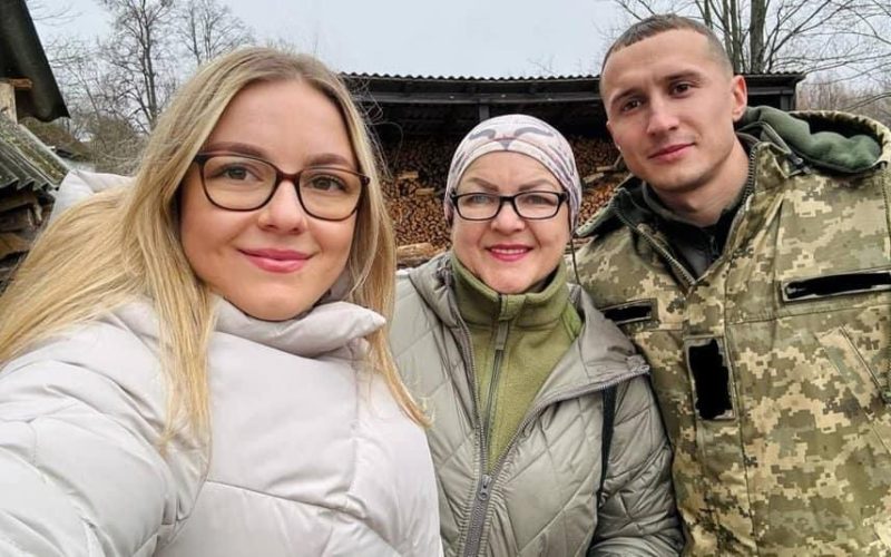 Жителька Чопович, в якої мама та чоловік на фронті, збирає кошти на чергову автівку для ЗСУ