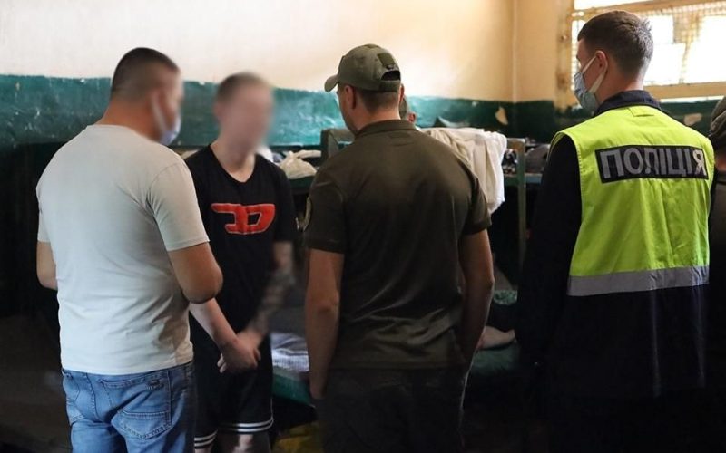 На Житомирщині засуджений «продавав» волонтерам і військовим неіснуючі автомобілі