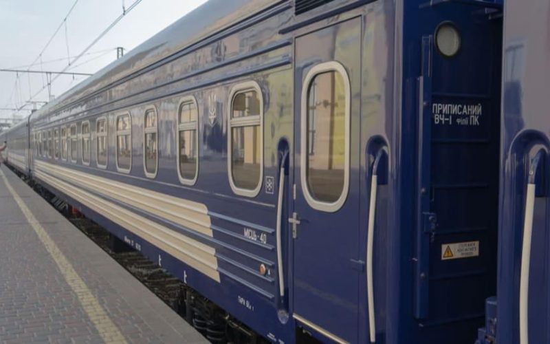 З наступного місяця “Укрзалізниця” запускає більше десятка нових потягів: один перетинатиме Олевськ