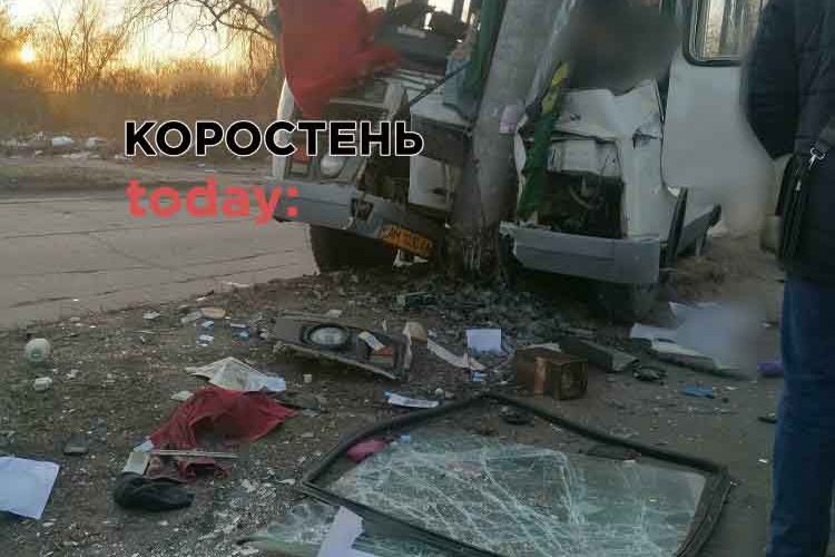 Автобус з пасажирами потрапив у ДТП в Коростені: водій загинув на місці